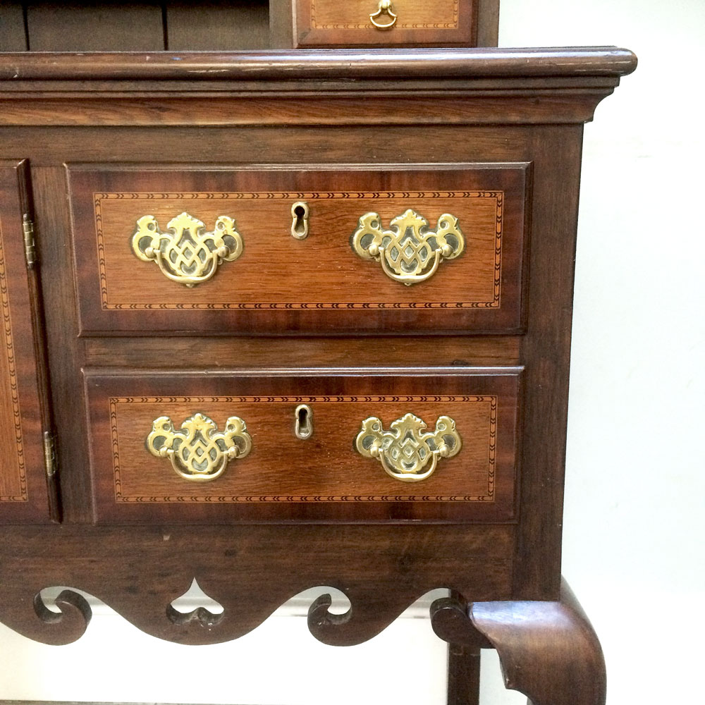 Vintage-Oak-Dresser-lower-drawers-detail-Napoleonrockefeller